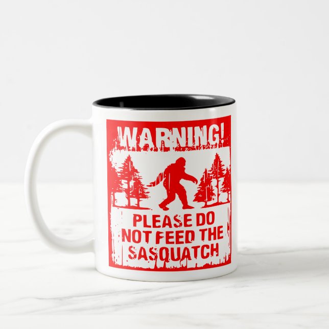 Caneca De Café Em Dois Tons Não Alimente O Sasquatch #USAPatriotGraphics © (Esquerda)