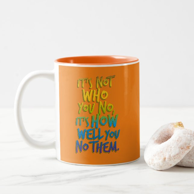 Caneca De Café Em Dois Tons Não é quem você não é laranja BG (Com Donut)