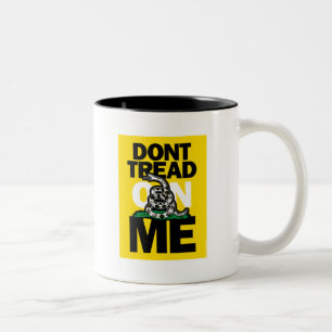 CANECA DE CAFÉ EM DOIS TONS NÃO PISE EM MIM