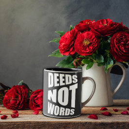 Caneca De Café Em Dois Tons Não se trata de palavras, aspas brancas pretas