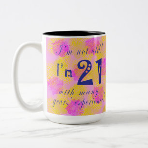 Caneca De Café Em Dois Tons Não Velho - 21 com muitos anos de experiência em C