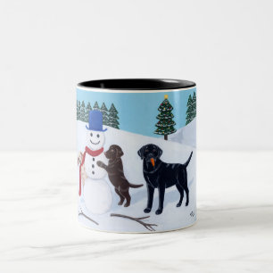 Caneca De Café Em Dois Tons Natal de Labrador com boneco de neve
