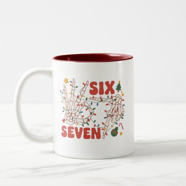 Caneca De Café Em Dois Tons Natal Divertido 67 Mão de Esqueleto Seis Sete Nata (Esquerda)