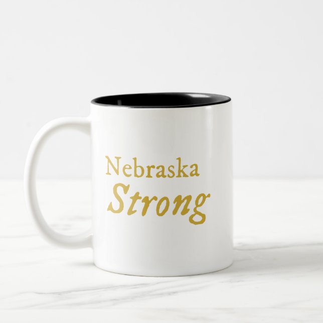 Caneca De Café Em Dois Tons Nebraska Strong Coffee Mug (Esquerda)
