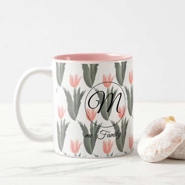 Caneca De Café Em Dois Tons Nome da Família Elegante Monograma Tulipas de Pêss (Com Donut)
