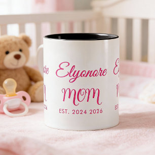 Caneca De Café Em Dois Tons Nome da Mãe Personalizado Duas Datas Rosa Script 