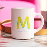 Caneca De Café Em Dois Tons Nome Personalizado 3D do Modern Cut Fun Monograma<br><div class="desc">Um monograma bonito com seu nome personalizado como uma inicial de sombra em citros e horta. Moderno,  minimalista,  simples e divertido,  esta design movida pela tipografia dá um legal dom personalizado!</div>