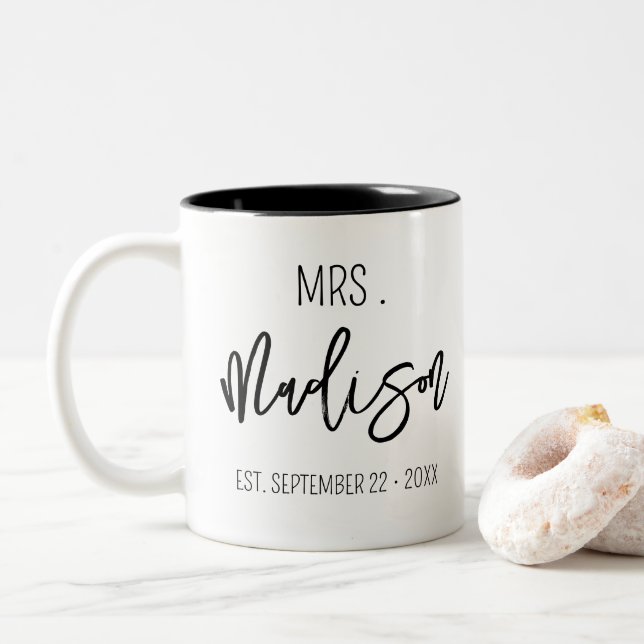 Caneca De Café Em Dois Tons Nome personalizado de senhora Data do casamento Ca (Com Donut)