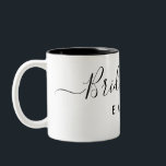 Caneca De Café Em Dois Tons Nome Personalizado do Bridesmaid do Script Elegant<br><div class="desc">Roteiro Elegante Bridesmaid Mug. Apresenta a moda e a fonte do script na moda,  personalize com o nome da bridesmaid.</div>