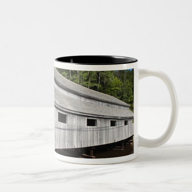 Caneca De Café Em Dois Tons Nova Brunswick, Canadá. Rio Irlandês coberto (Direita)