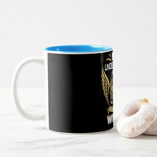 Caneca De Café Em Dois Tons Nunca Subestime O Poder De Um Tecelão (Com Donut)