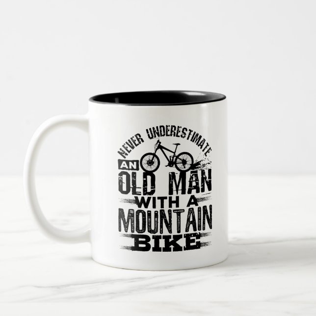 Caneca De Café Em Dois Tons Nunca Subestime Um Velho Com Bicicleta De Montanha (Esquerda)