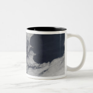 Caneca De Café Em Dois Tons Nuvens em forma de onda naval no sul da Índia