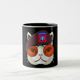 Caneca De Café Em Dois Tons O 82º Gatinho de bordo Kat!