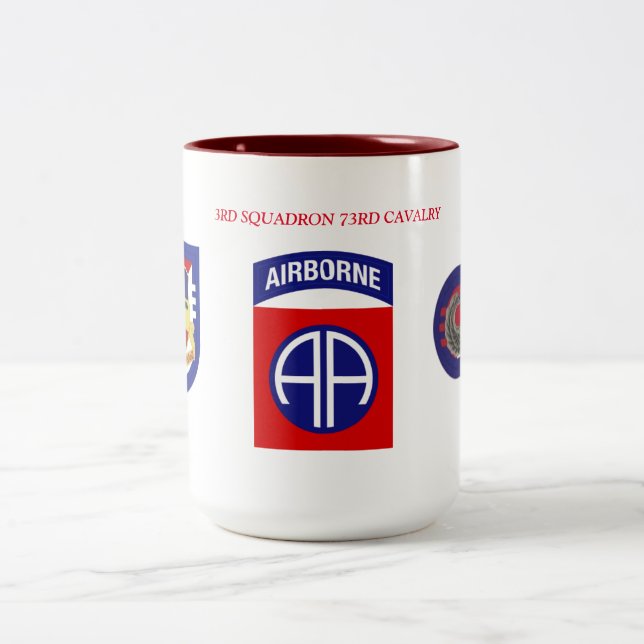Caneca De Café Em Dois Tons ó A CAVALARIA do ESQUADRÃO 73RD AGRIDE (Centro)