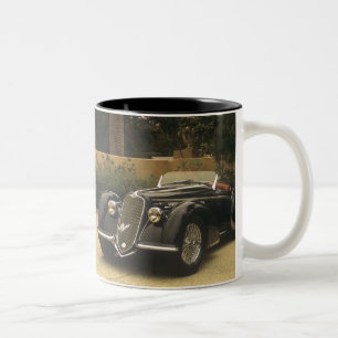 Caneca De Café Em Dois Tons O Alfa Romeo 8C 2900B é muito raro e muito