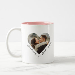 Caneca De Café Em Dois Tons O amor floresce em momentos compartilhados: Mug pe