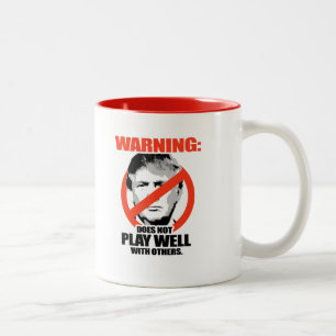 Caneca De Café Em Dois Tons O aviso do trunfo - não joga bem