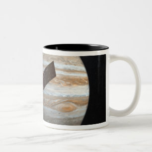 Caneca De Café Em Dois Tons O conceito do artista da nave espacial de Juno