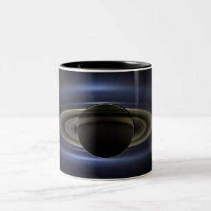 Caneca De Café Em Dois Tons O dia a terra sorriu cheio de Cassini Saturn