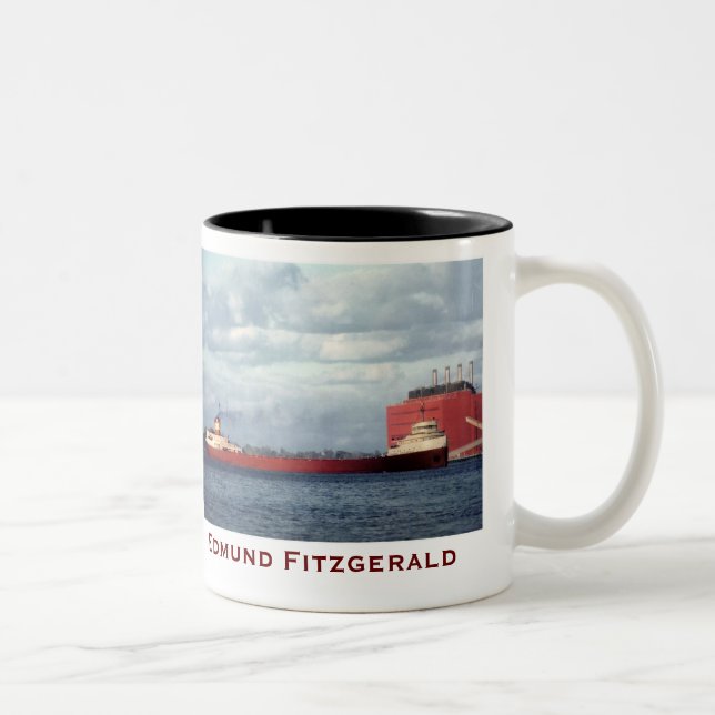 Caneca De Café Em Dois Tons O Edmund Fitzgerald com Nomes da Tripulação (Direita)