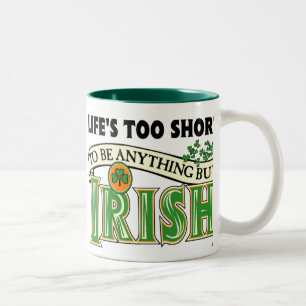 Caneca De Café Em Dois Tons O irlandês demasiado curto da vida…