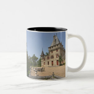 Caneca De Café Em Dois Tons O magnífico Chateau de Pressac e jardim