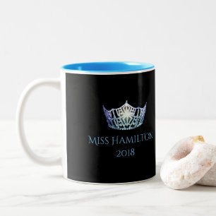 Caneca De Café Em Dois Tons O nome personalizado estilo Miss América Bby Blue