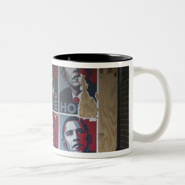 Caneca De Café Em Dois Tons Obama assina dentro uma janela embarcada de um (Direita)