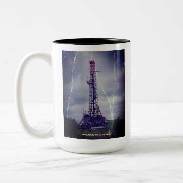 Caneca De Café Em Dois Tons Oilfield Furando Tempestade (Esquerda)