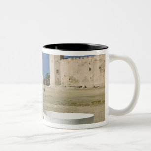 Caneca De Café Em Dois Tons Omã, Região de Dhofar, Mirbat. Grande Jarro de Águ