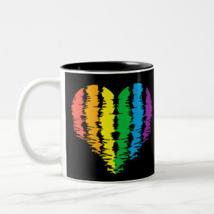 Caneca De Café Em Dois Tons Orgulho LGBT+. Coração arco-íris.