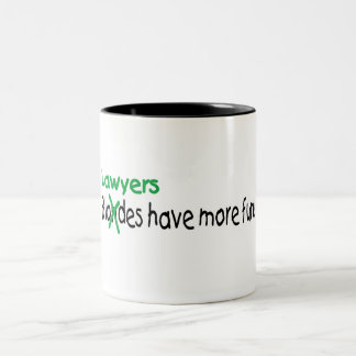 Caneca De Café Em Dois Tons Os advogados têm mais divertimento