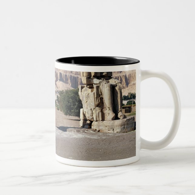 Caneca De Café Em Dois Tons Os Colossi de Memnon, estátuas de Amenhotep (Direita)