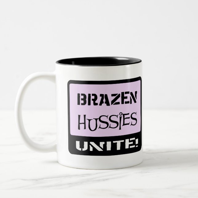 Caneca De Café Em Dois Tons Os Hussies de bronze unem-se (Esquerda)