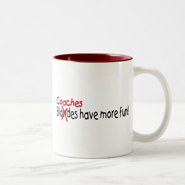 Caneca De Café Em Dois Tons Os treinadores têm mais divertimento (Direita)