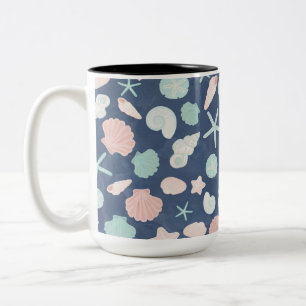 Caneca De Café Em Dois Tons padrão das conchas