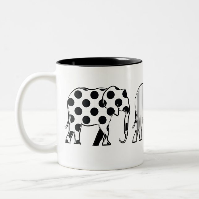 Caneca De Café Em Dois Tons Padrão de chic, elefantes, preto e branco (Esquerda)