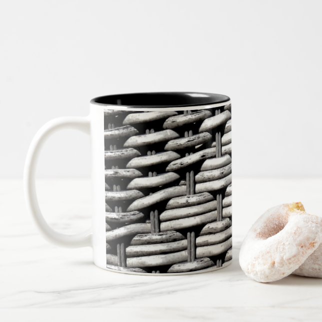 Caneca De Café Em Dois Tons Padrão de Cinza e Na moda (Com Donut)
