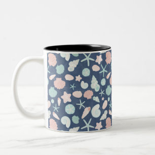 Caneca De Café Em Dois Tons padrão de conchas