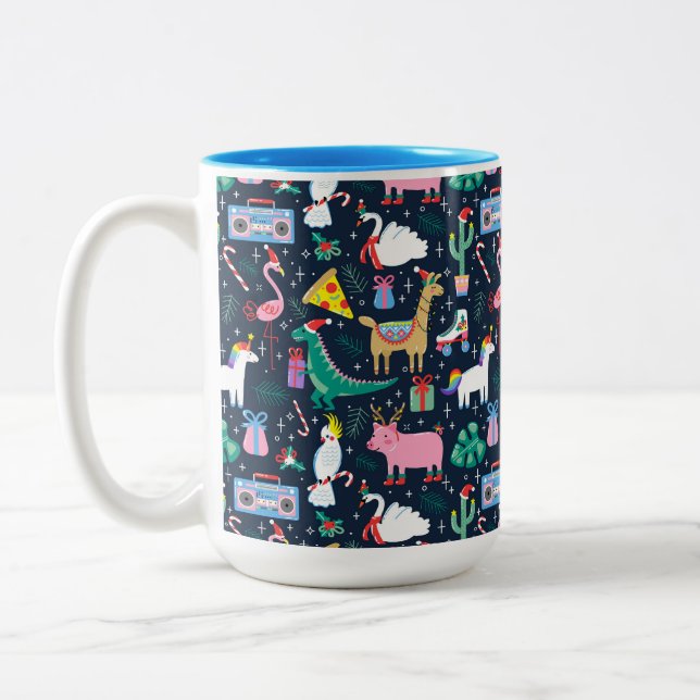 Caneca De Café Em Dois Tons Padrão de Ícones e Animais de Feriado Quirky (Esquerda)