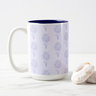 Caneca De Café Em Dois Tons Padrão Floral Desenhado em Azul Claro
