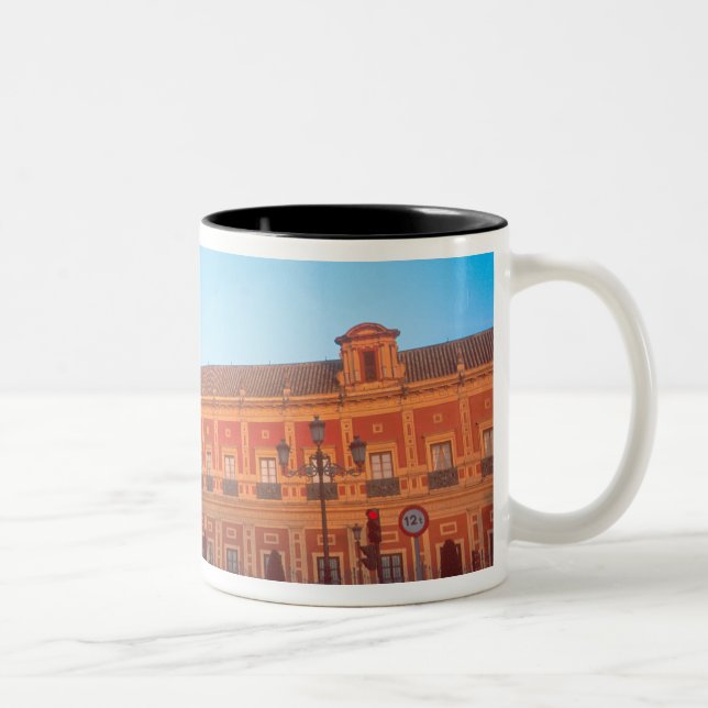 Caneca De Café Em Dois Tons Palácio de Telmo em Sevilha, Espanha sede do (Direita)