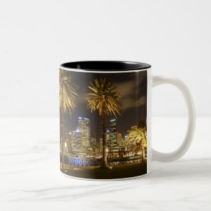 Caneca De Café Em Dois Tons Palm Trees e CBD à noite, Sydney, New South