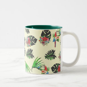 Caneca De Café Em Dois Tons Papagaios Tropicais e Padrão Floral de Aquarela