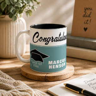 Caneca De Café Em Dois Tons Parabéns de nome do Formando do boné de formatura
