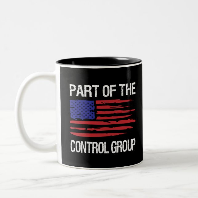 Caneca De Café Em Dois Tons Parte do Grupo de Controlo (Esquerda)