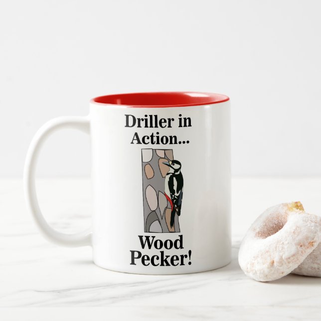 Caneca De Café Em Dois Tons Pássaro Pica-Pau Engraçado (Com Donut)