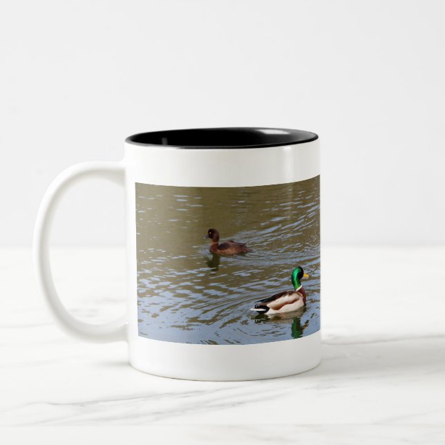 Caneca De Café Em Dois Tons Pato-macaco e pato-tufado num rio (Esquerda)