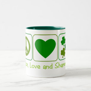 Caneca De Café Em Dois Tons Paz, amor e trevos